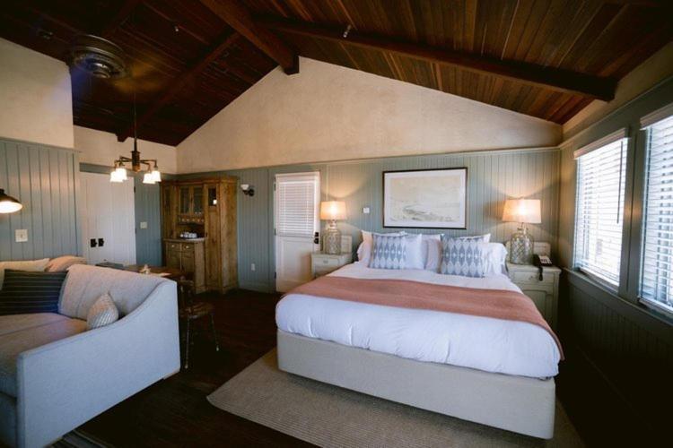Inn Nick's Cove